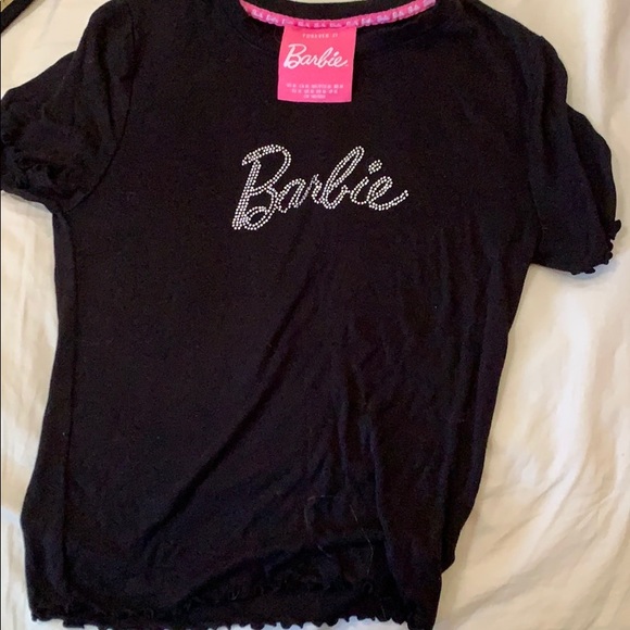 NWOT Barbie t-shirt I didn’t wear it, super cute! 💕🖤 - Picture 1 of 2
